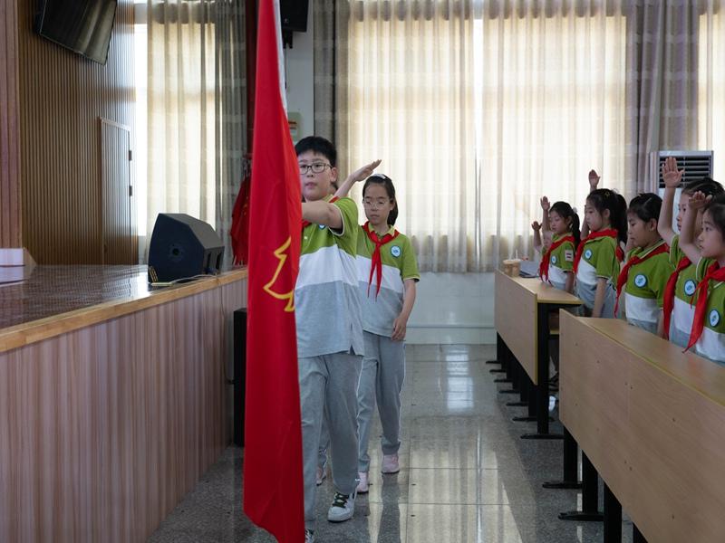 退旗 (1).jpg 退旗 (1).jpg